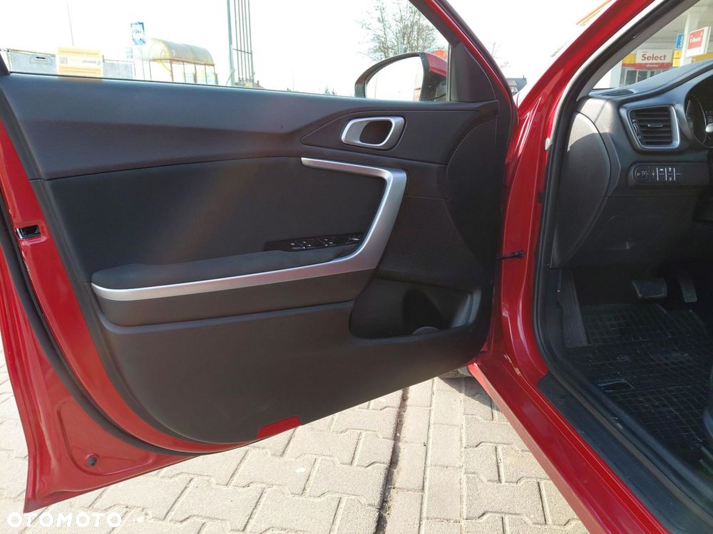 Kia Ceed - 10