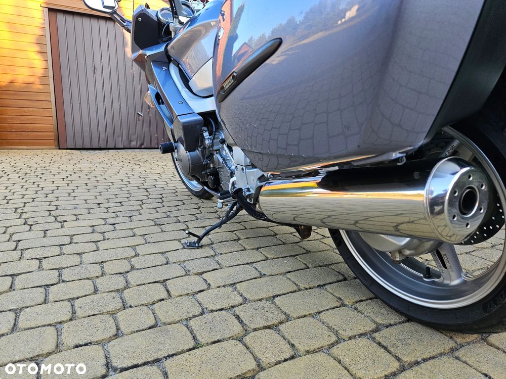 Yamaha FJR - 7