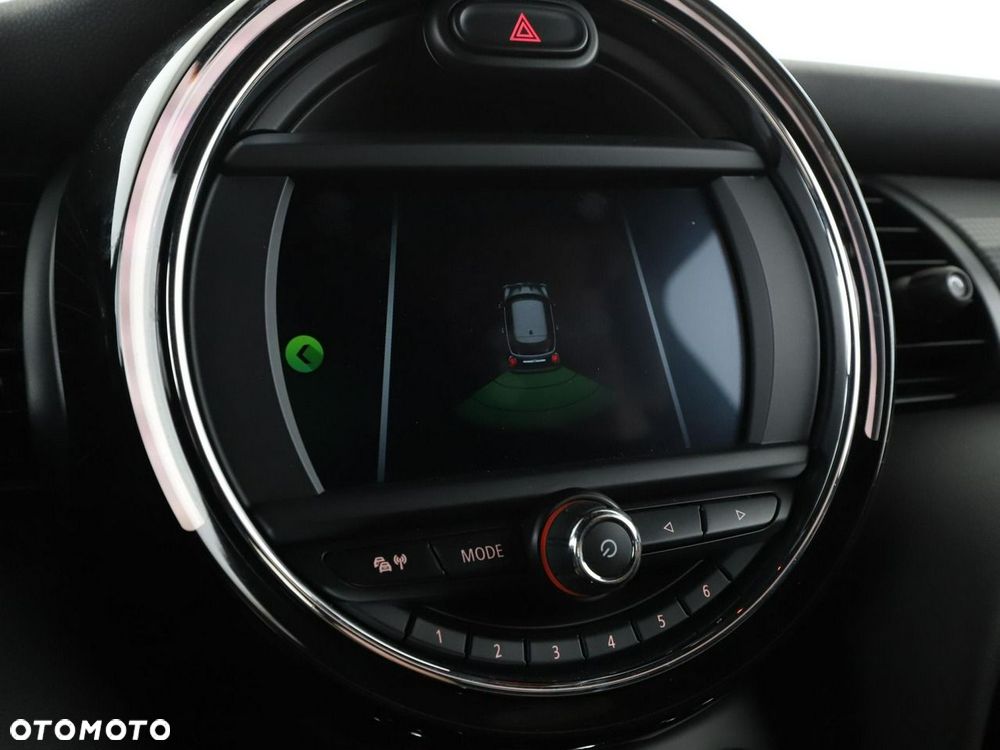 MINI Cooper Standard - 25