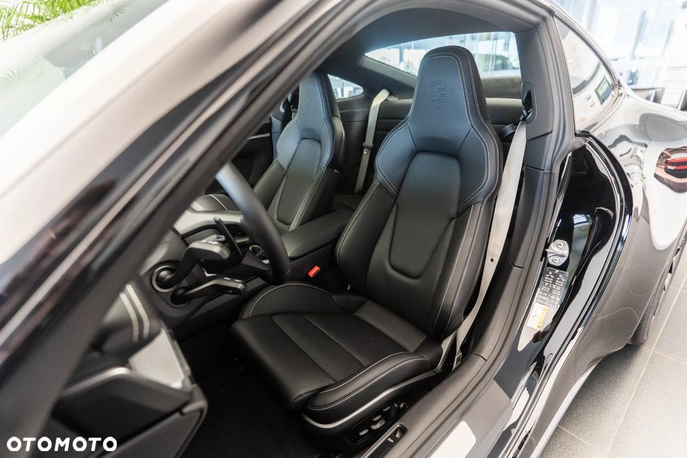 Porsche 911 Carrera 4S - 11