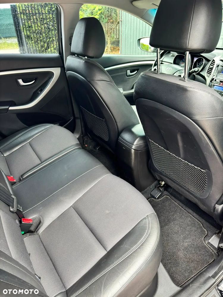 Hyundai i30 1.6 CRDi Fifa World Cup Edition - 20