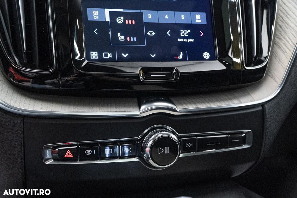 Volvo XC 60 T6 AWD Recharge Geartronic Inscription - 14