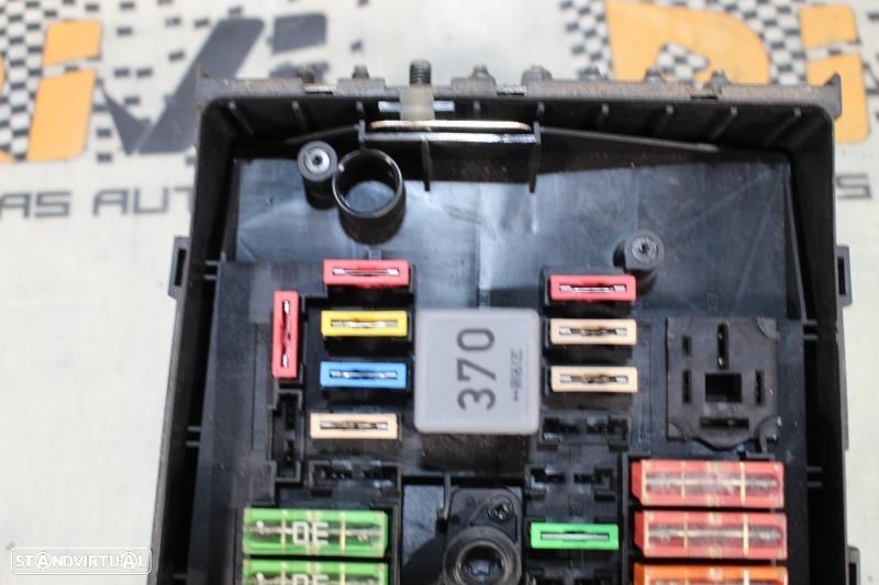 Caixa De Fusíveis Seat Leon (1P1)  3C0937049aj / 28107526 / 3C0 937 04 - 3