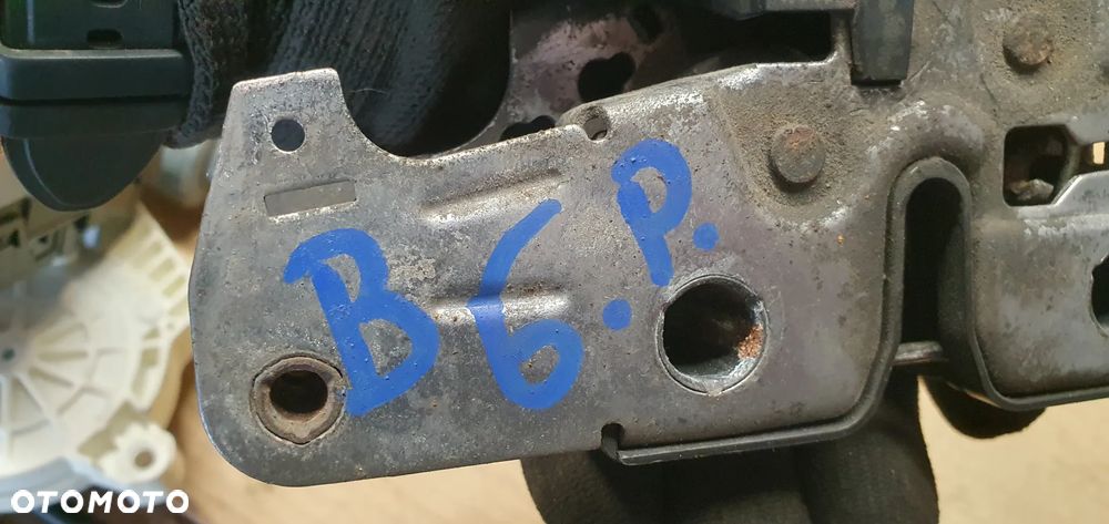Zamek rygiel maski przód VW Passat B6 3C1823187 - 6