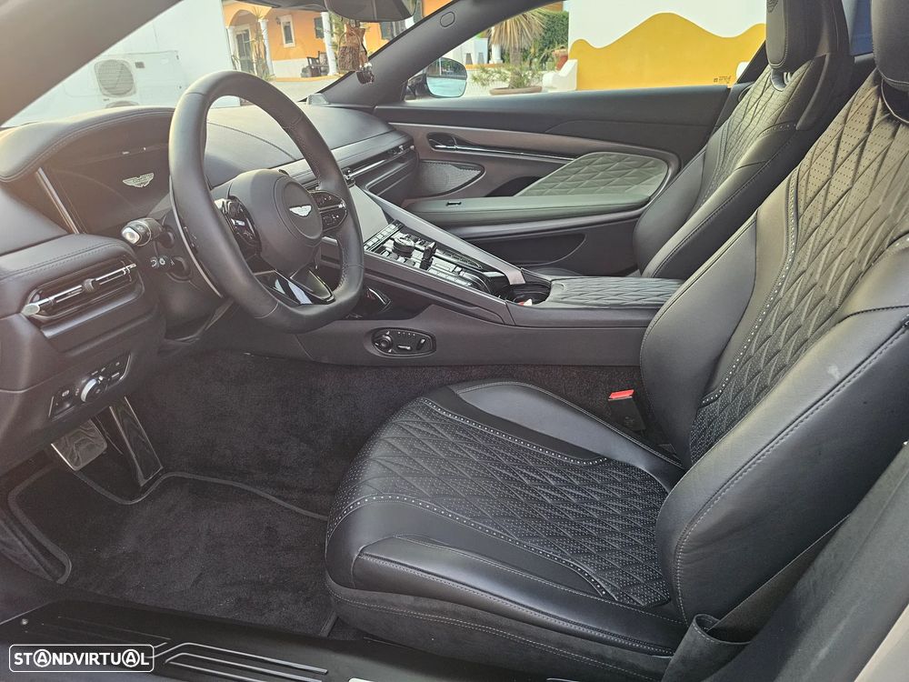 Aston Martin DB12 Coupé V8 - 29