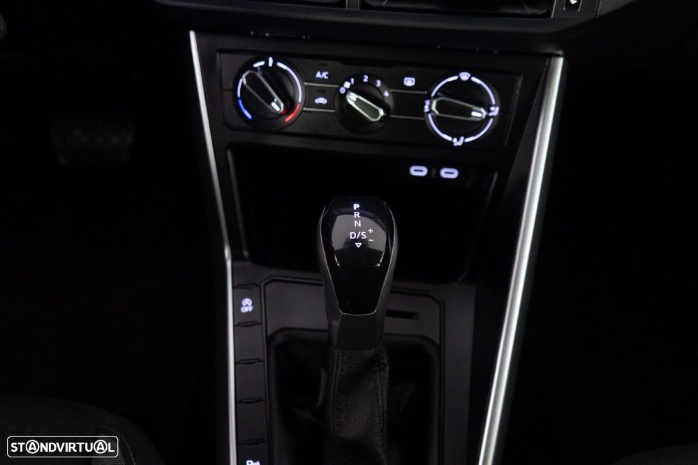 VW Polo 1.0 TSI Urban DSG - 24