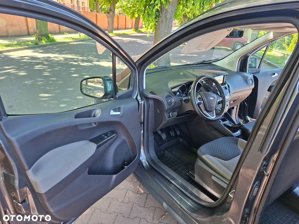 Ford Tourneo Courier 1.5 TDCi S&S Titanium - 24