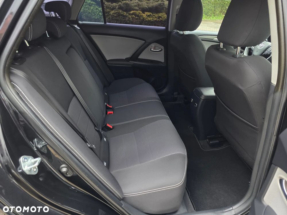 Toyota Avensis - 23