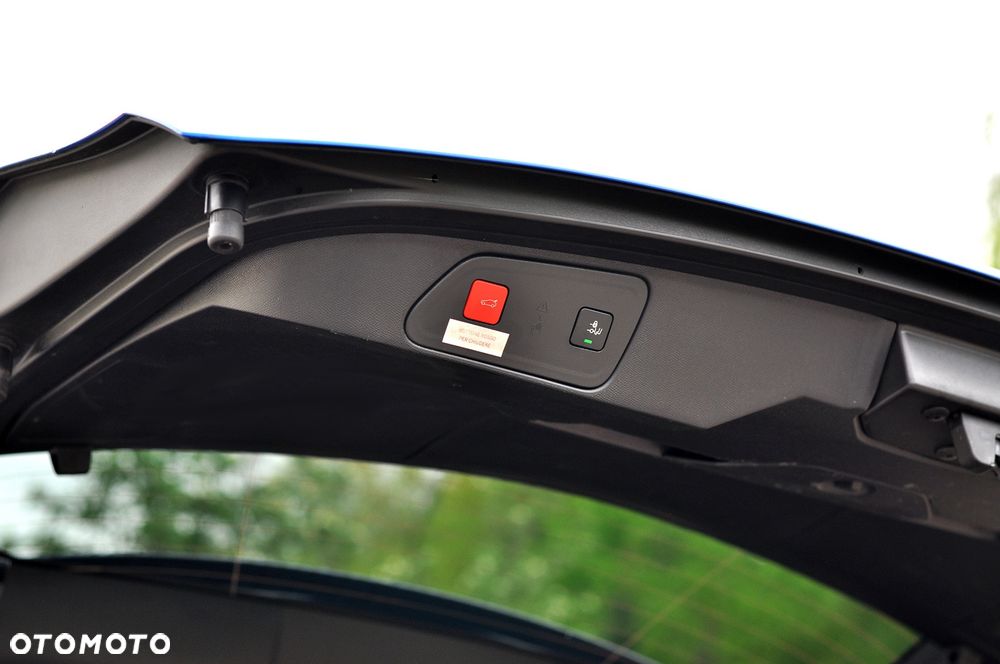 Peugeot 3008 1.5 BlueHDi GT Pack S&S EAT8 - 32