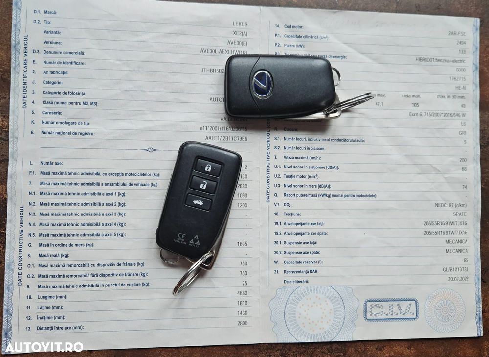 Lexus Seria IS 300h Executive Plus - 8