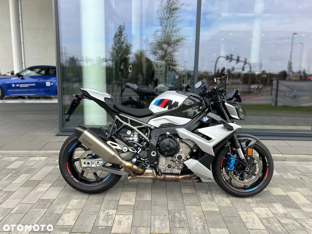 BMW S - 4