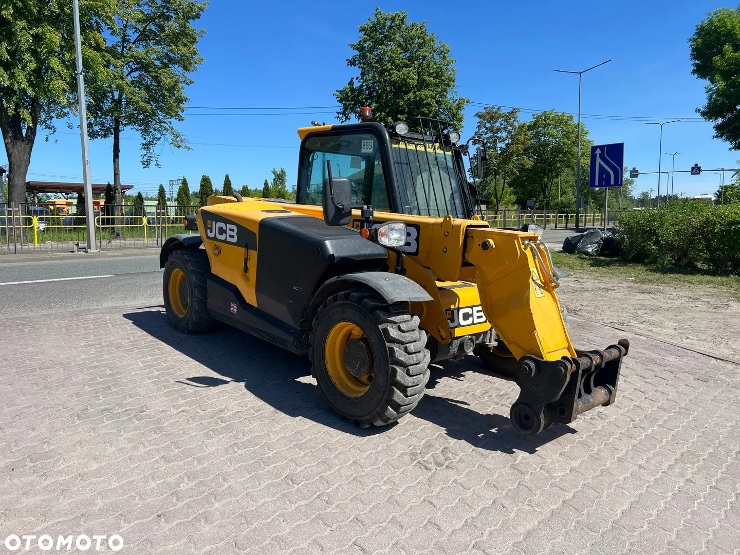 JCB 525-60 Hi-Viz - 3