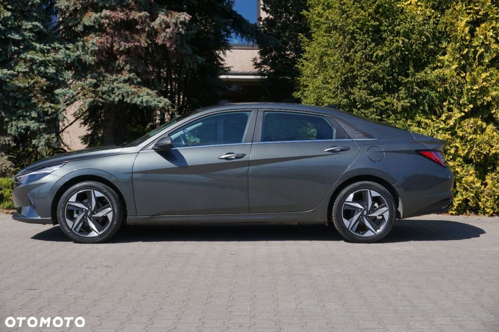 Hyundai Elantra - 8