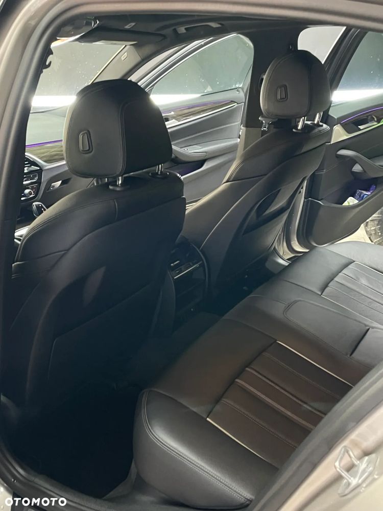 BMW Seria 5 540i xDrive Sport Line - 10