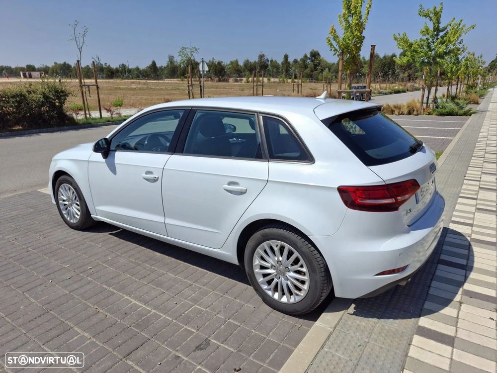Audi A3 Sportback 1.6 TDI Design - 6