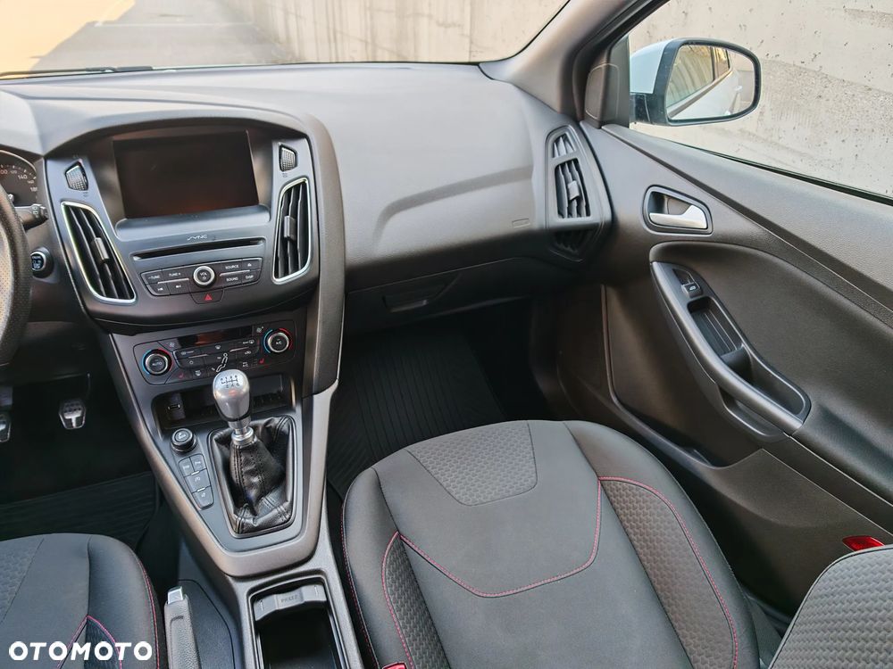 Ford Focus 1.5 EcoBoost STart-Stopp-System ST-LINE - 16