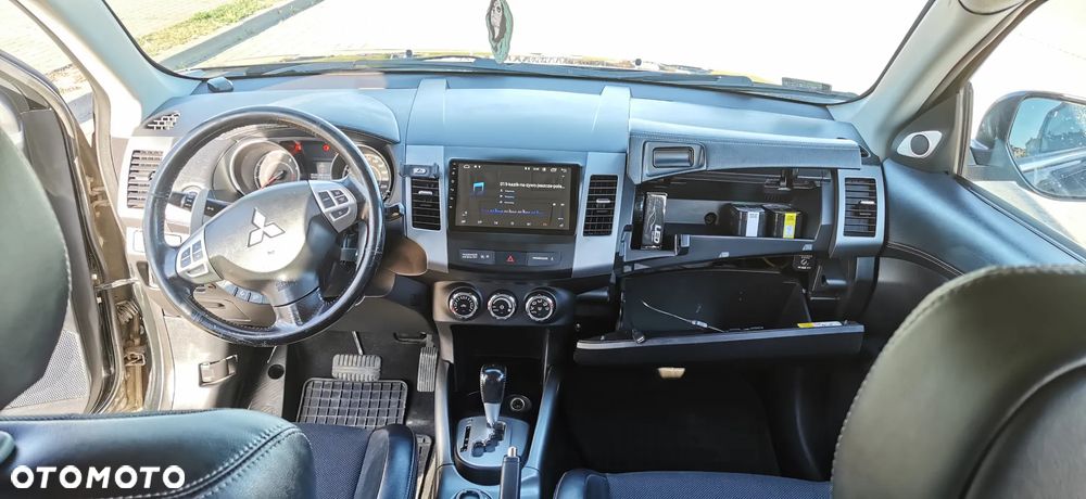 Mitsubishi Outlander 2.4 Intense CVT - 12