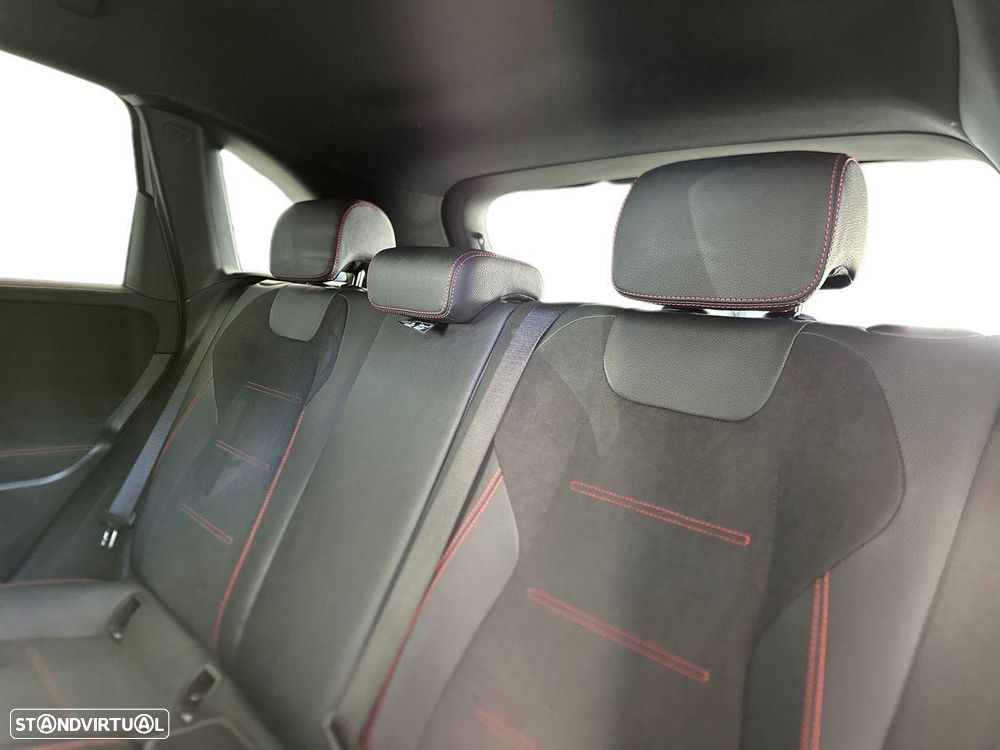 Mercedes-Benz B 250 e AMG Line - 16