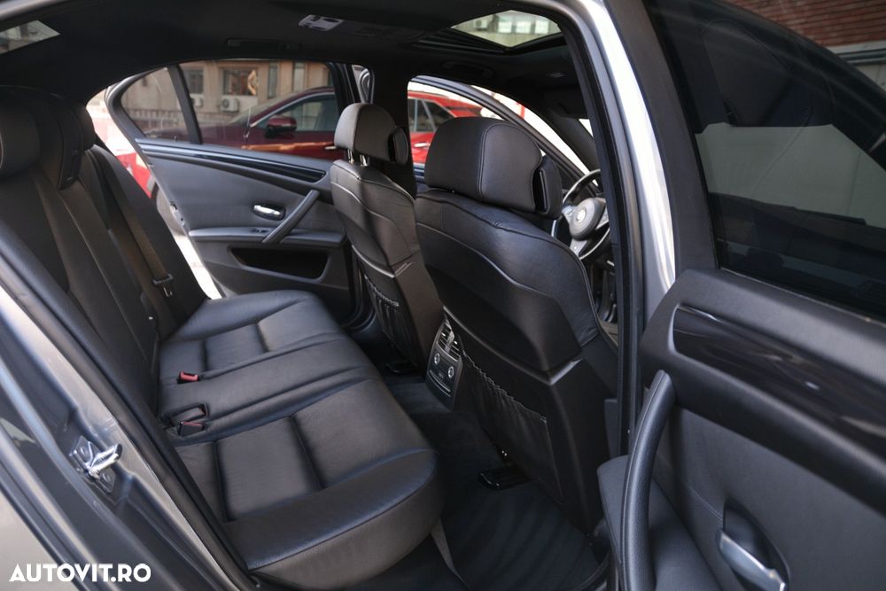 BMW Seria 5 520d Touring Special Edition - 22