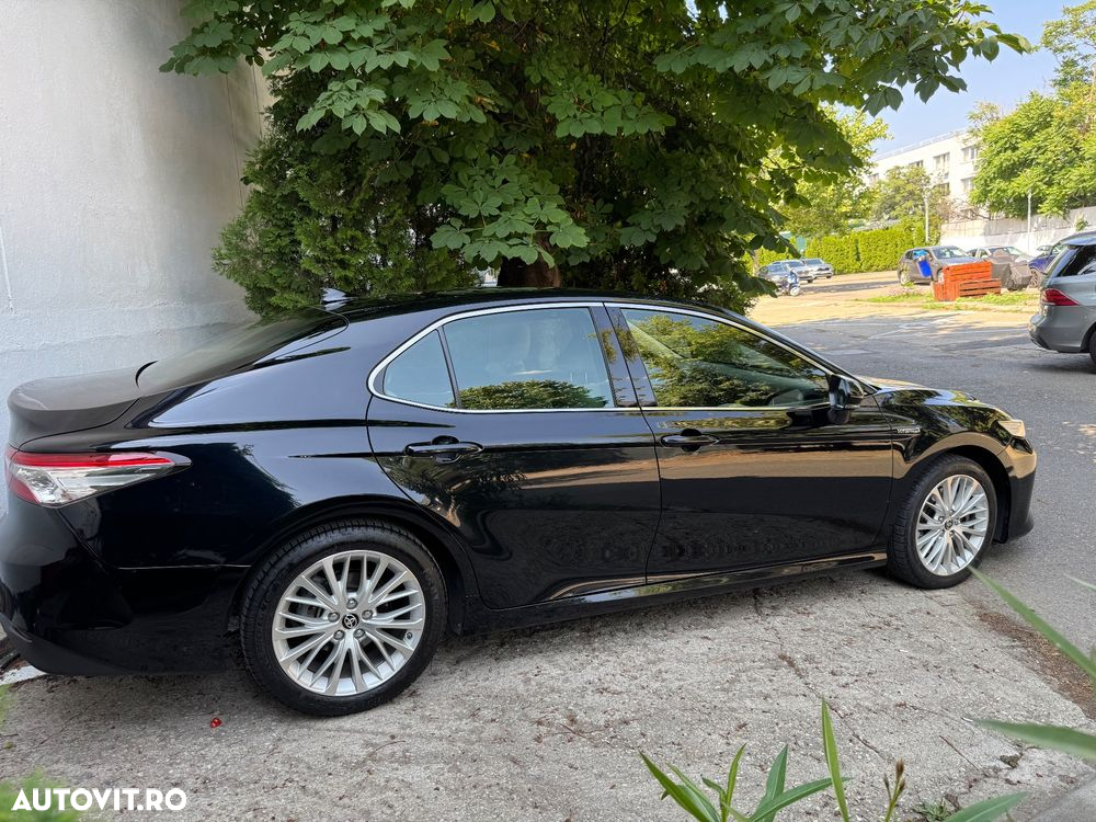 Toyota Camry 2.5 Hybrid Exclusive - 2