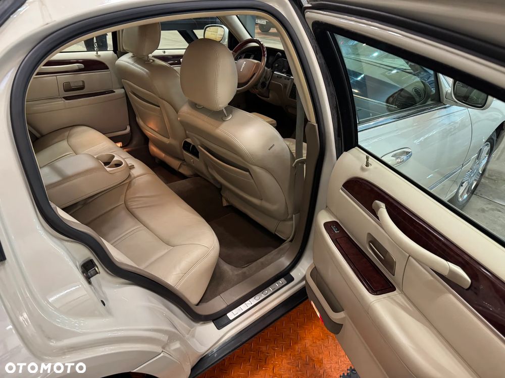 Lincoln Town Car 4.6 Signature - 17