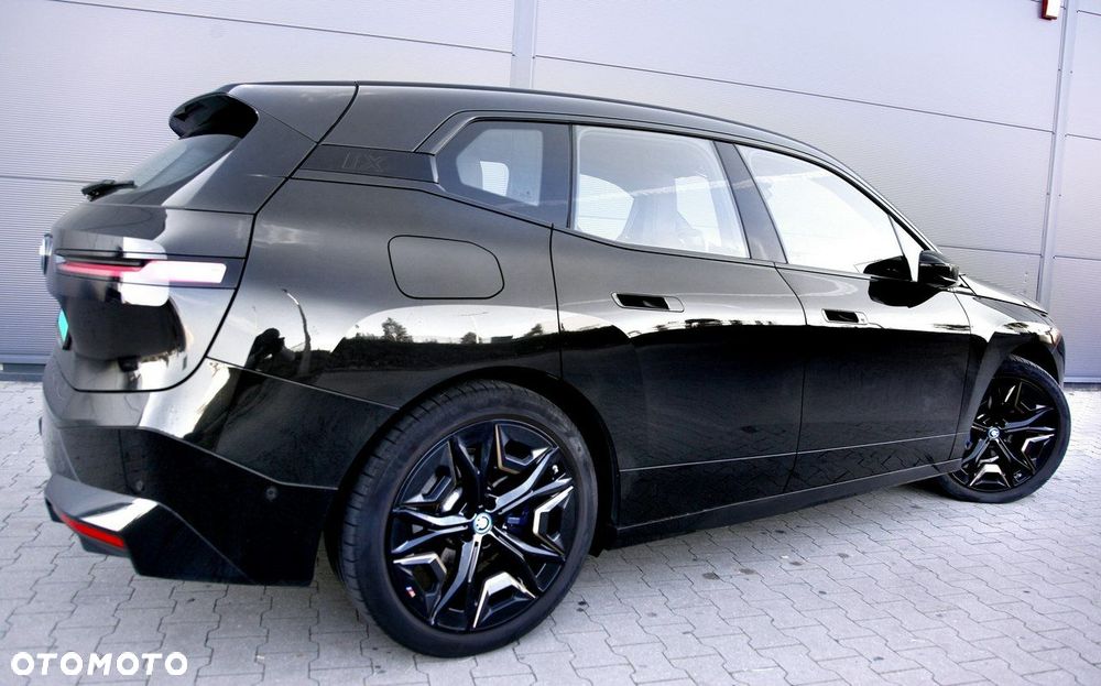 BMW iX xDrive40 76.6kWh Signature - 33