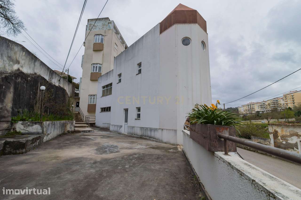 Escritório (Possibilidade de transformar em habitação) - Alcobaça - Grande imagem: 2/3