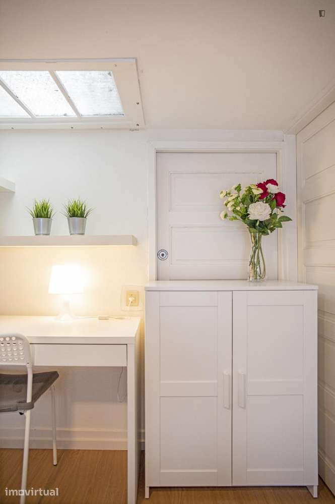 Quarto - localizado em Matosinhos Porto - Grande imagem: 3/48