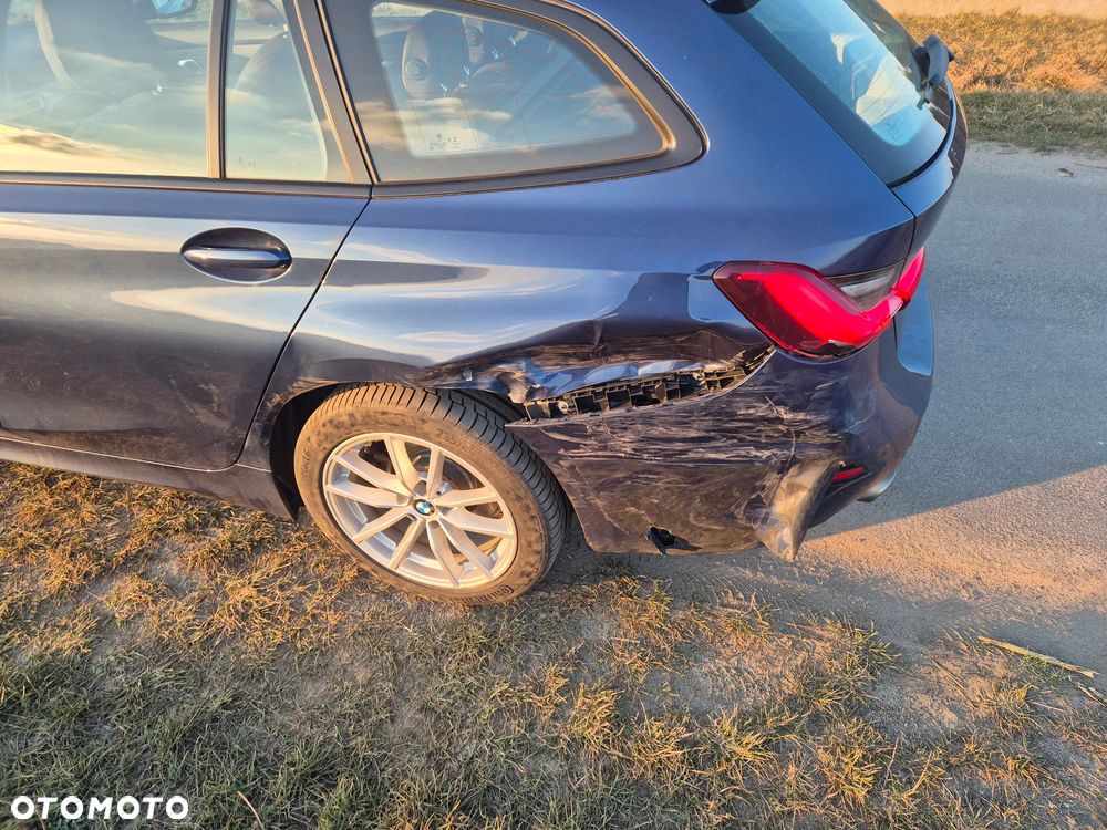 BMW Seria 3 318d Sport Line Shadow - 23