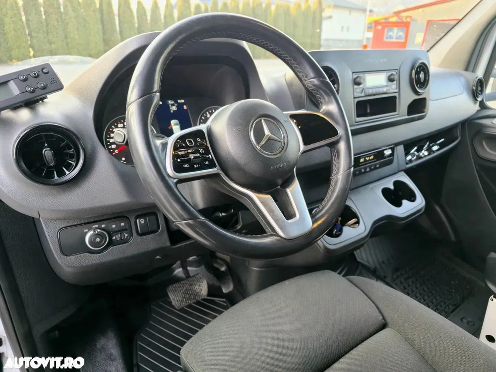 Mercedes-Benz Sprinter - 5