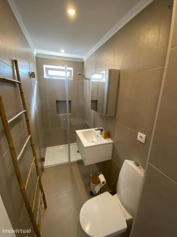 Quarto - localizado em Oeiras Lisbon - Grande imagem: 3/8