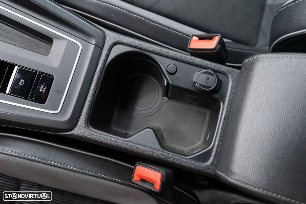 VW Golf Variant 2.0 TDi R-Line DSG - 35