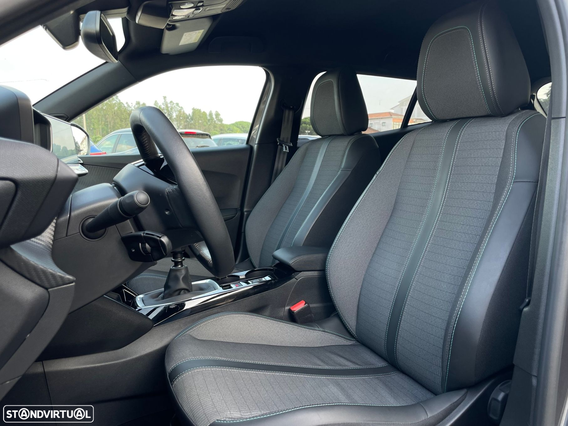 Peugeot 2008 1.2 PureTech Allure Pack - 12