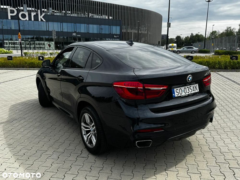 BMW X6 xDrive50i - 14
