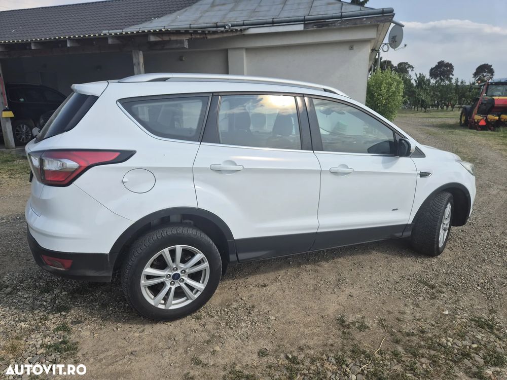 Ford Kuga - 5