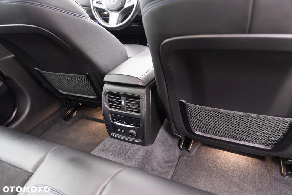 BMW Seria 3 320i xDrive M Sport Sport - 25