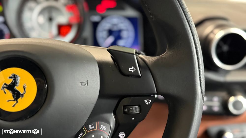 Ferrari 812 Superfast 6.5 V12 - 24
