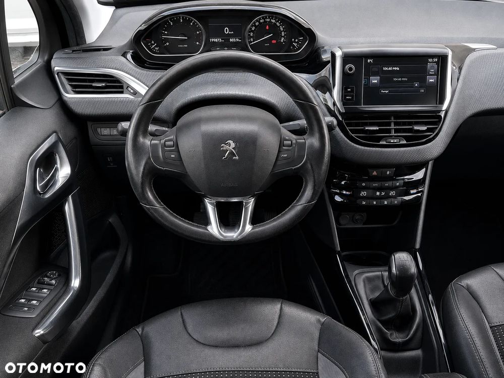 Peugeot 2008 1.6 e-HDi Allure S&S - 16