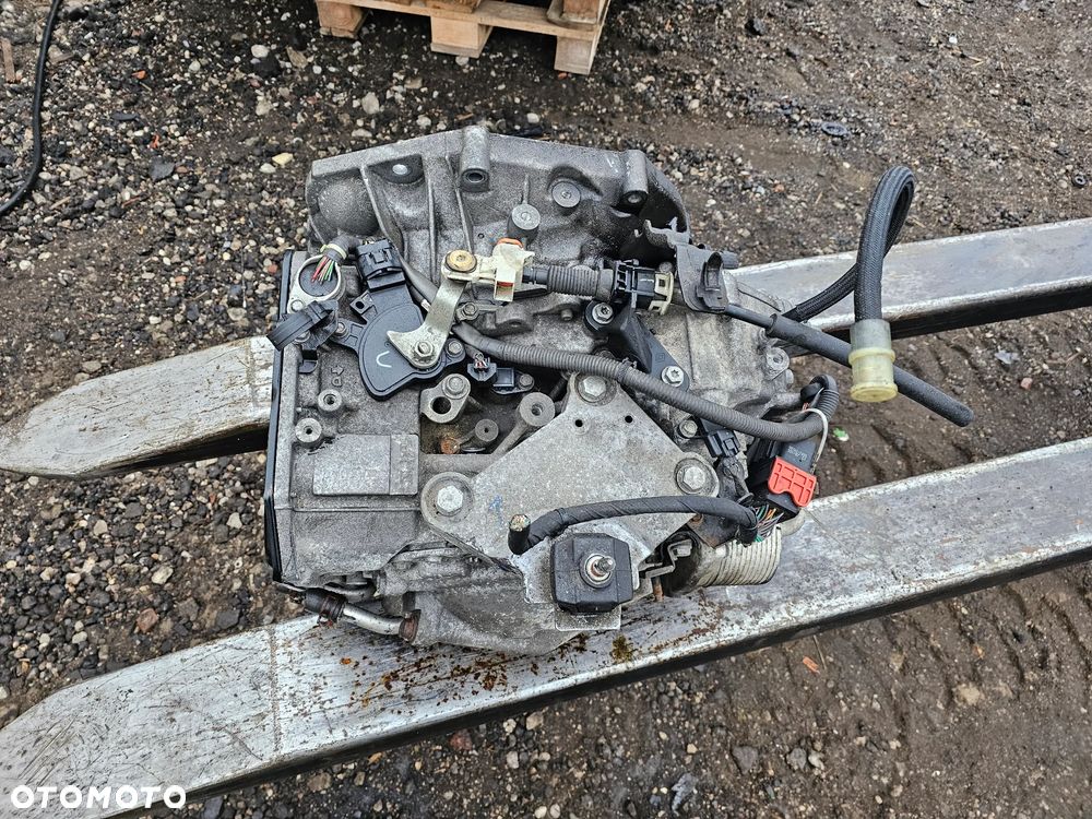 SKRZYNIA BIEGÓW 2.0DCI AUTOMAT AJ0 002 8200584879 - 2