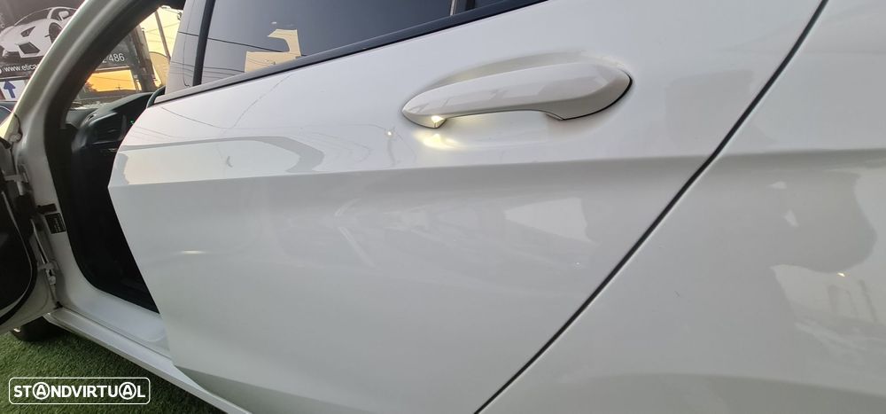 BMW 118 d Aut. Sport Line - 22