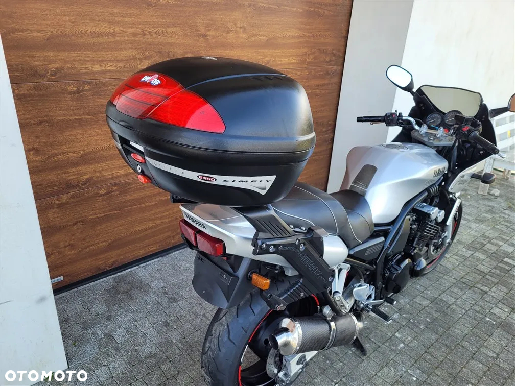 Yamaha FZS - 15