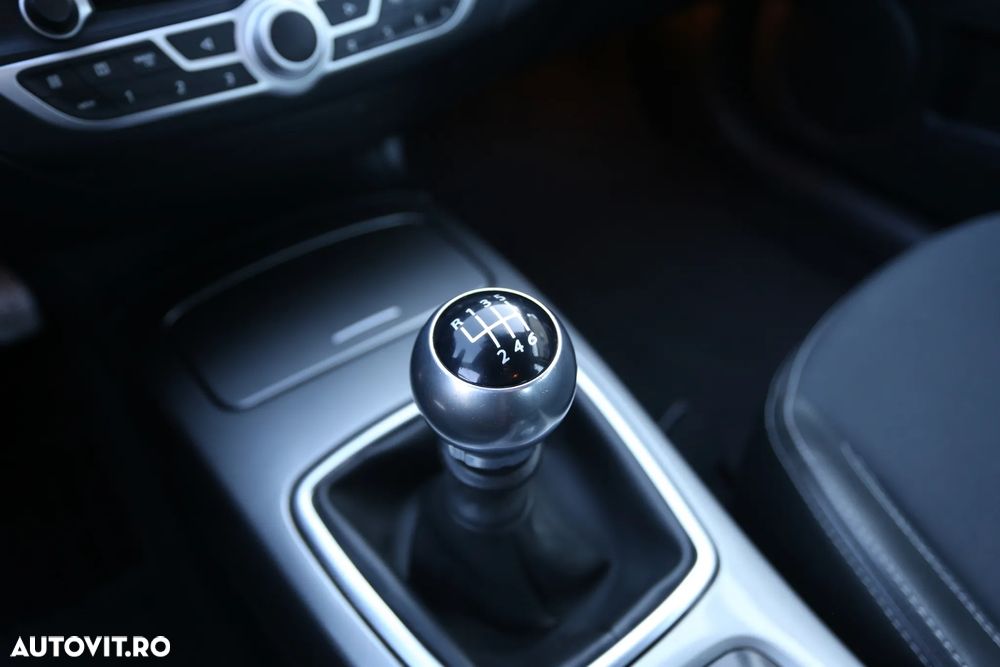 Renault Laguna dCi 110 FAP Limited - 17