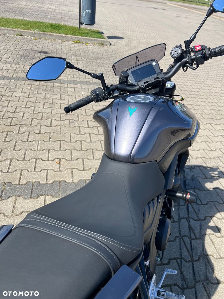 Yamaha MT - 11
