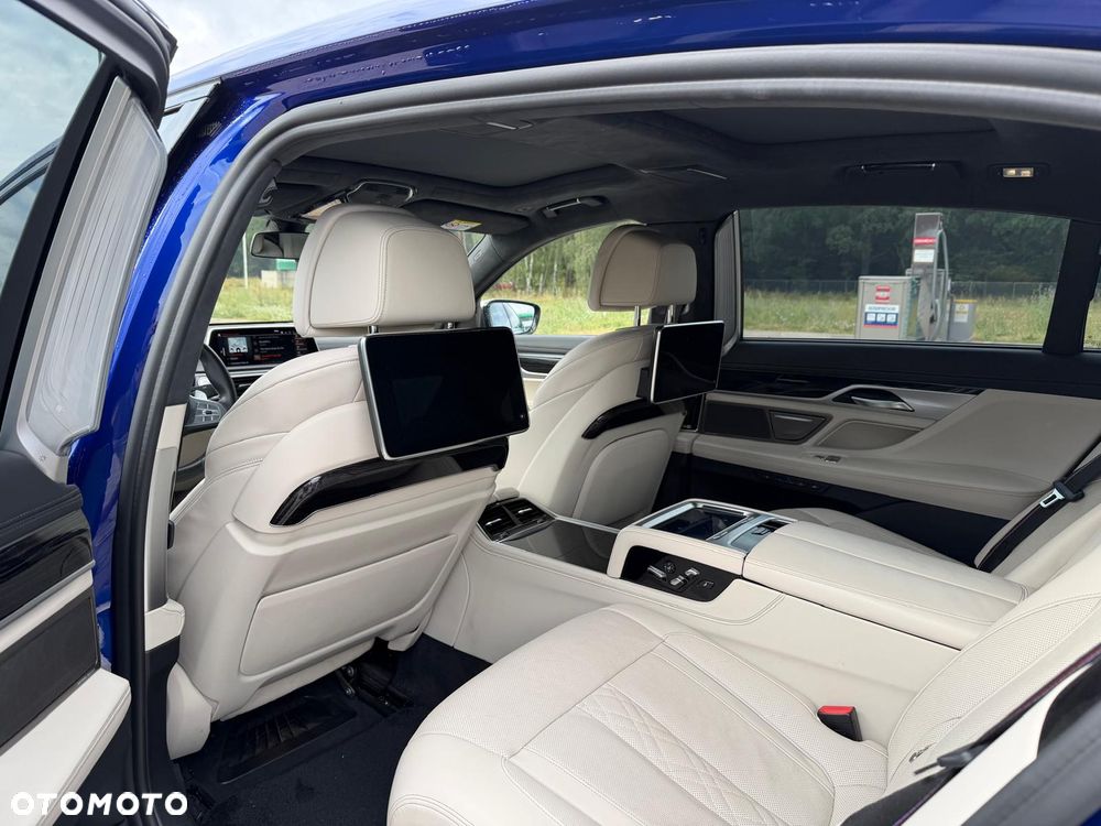 BMW Seria 7 M760Li xDrive - 9