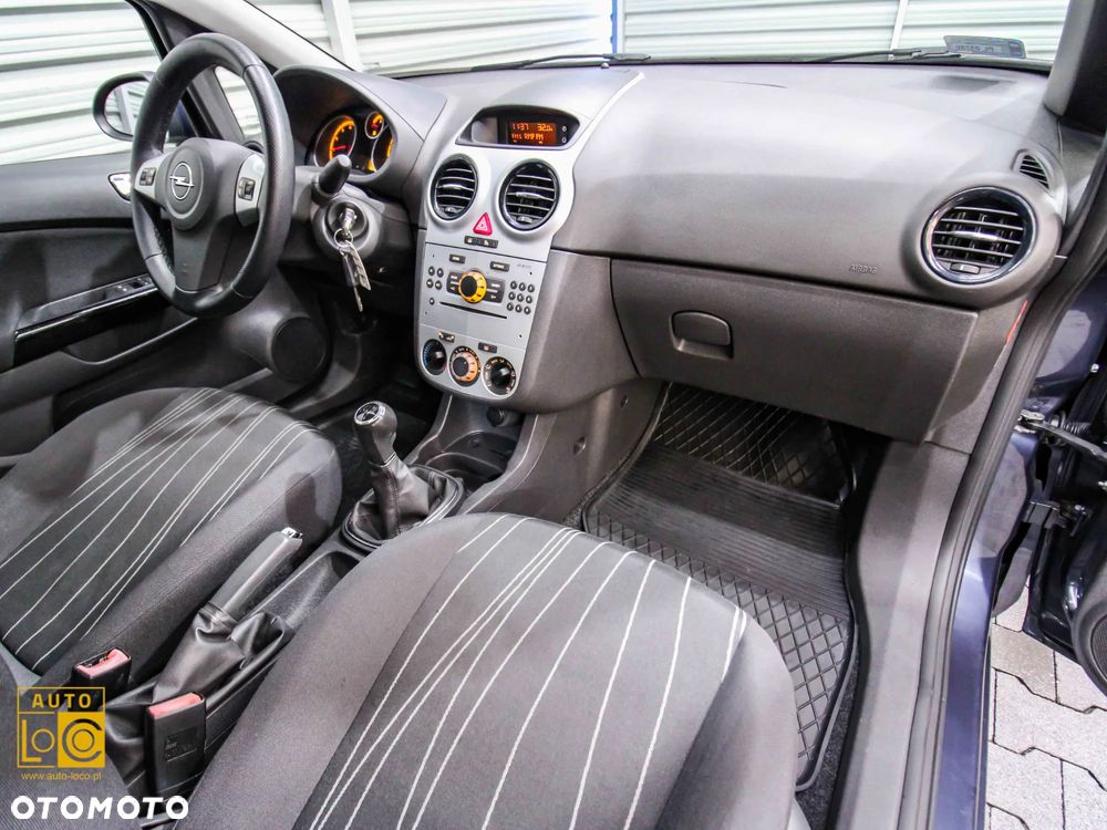 Opel Corsa 1.4 16V Innovation - 8