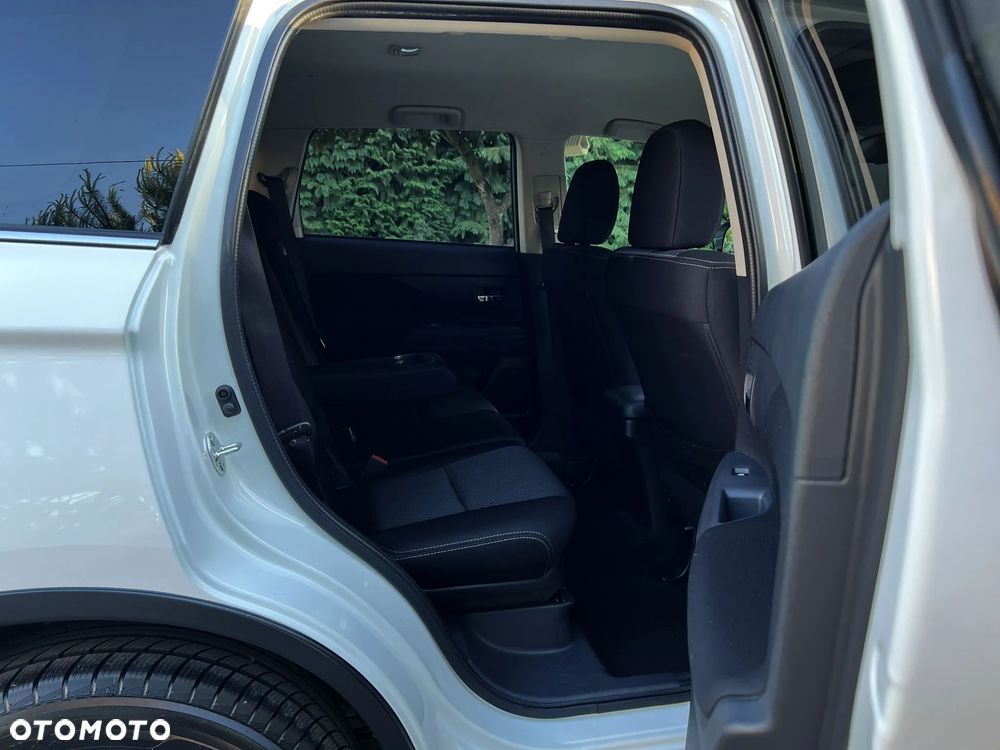 Mitsubishi Outlander 2.0 2WD SUV-Star - 6