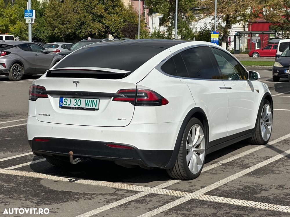 Tesla Model X - 2