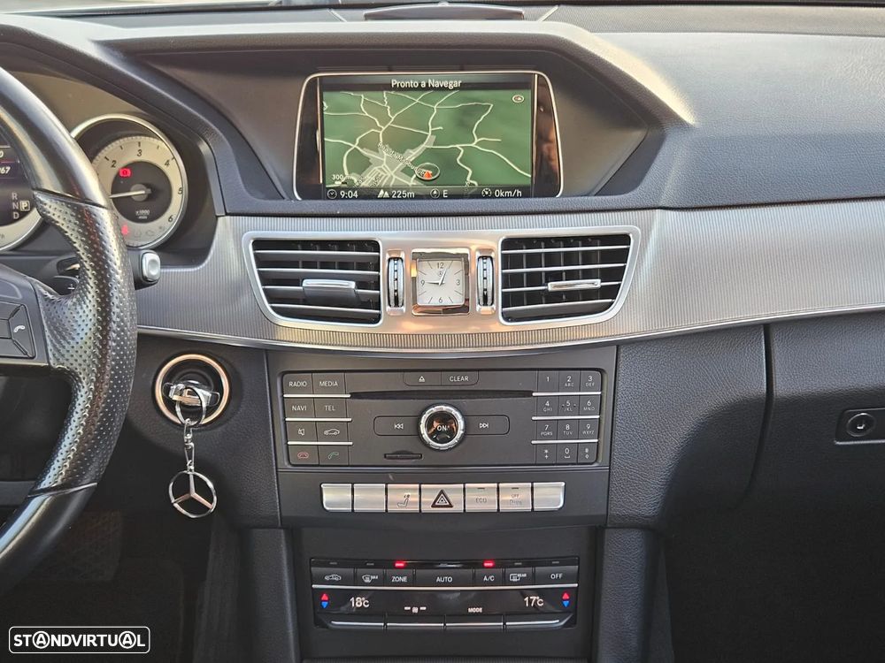 Mercedes-Benz E 220 BlueTEC Avantgarde Auto. - 12