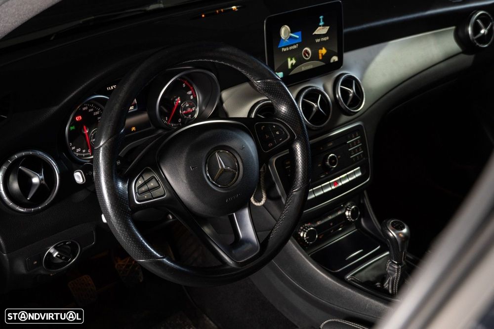 Mercedes-Benz CLA 180 (CDI) d Urban - 12
