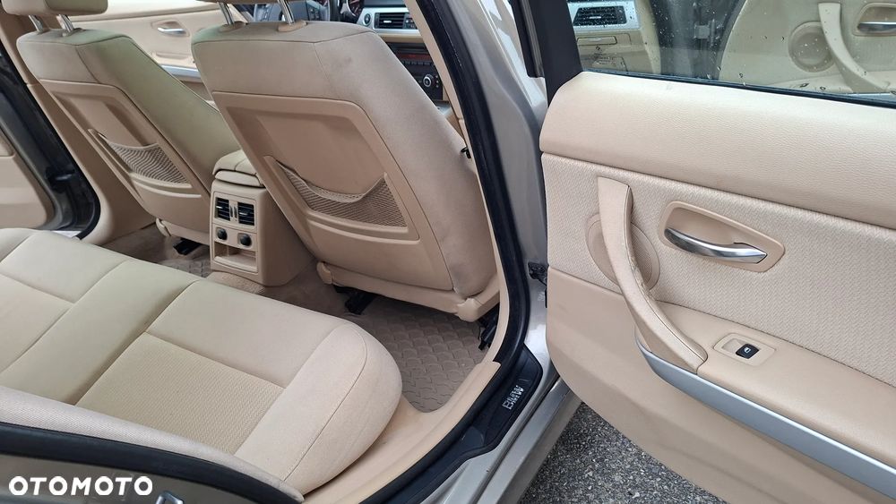 BMW Seria 3 318i Edition Exclusive - 23